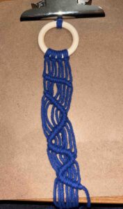 zig zagged double half hitch knot.